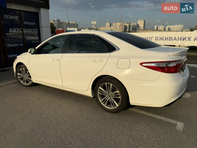 Белый Тойота Камри, объемом двигателя 2.49 л и пробегом 192 тыс. км за 13400 $, фото 6 на Automoto.ua