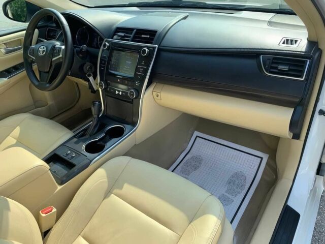 Белый Тойота Камри, объемом двигателя 2.5 л и пробегом 71 тыс. км за 3100 $, фото 7 на Automoto.ua