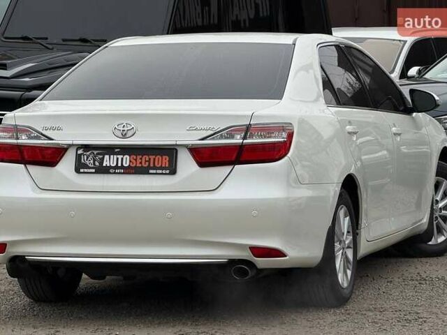 Белый Тойота Камри, объемом двигателя 2.49 л и пробегом 197 тыс. км за 16900 $, фото 11 на Automoto.ua