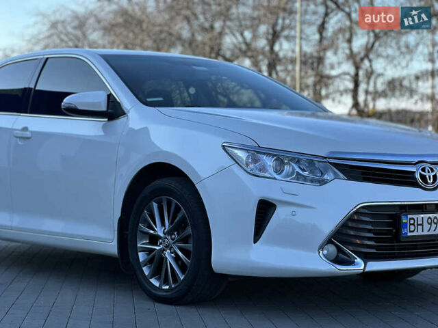 Белый Тойота Камри, объемом двигателя 2.49 л и пробегом 172 тыс. км за 16700 $, фото 4 на Automoto.ua