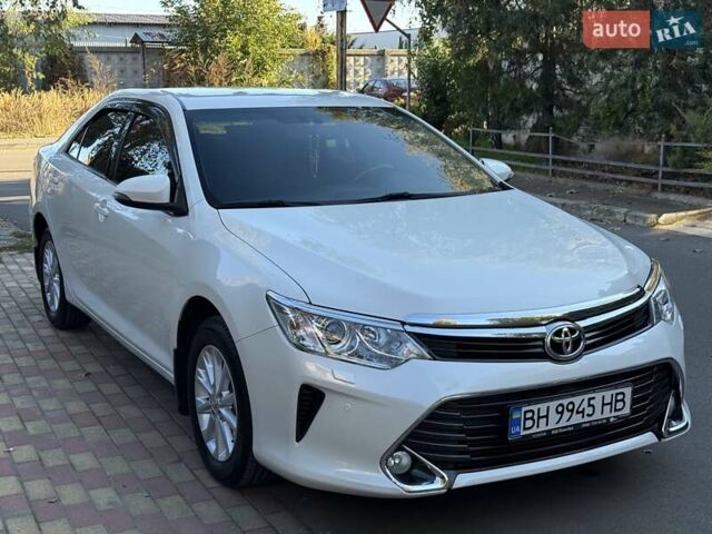Белый Тойота Камри, объемом двигателя 2.49 л и пробегом 87 тыс. км за 18700 $, фото 4 на Automoto.ua