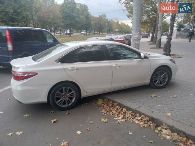 Білий Тойота Камрі, об'ємом двигуна 2.49 л та пробігом 107 тис. км за 13000 $, фото 1 на Automoto.ua