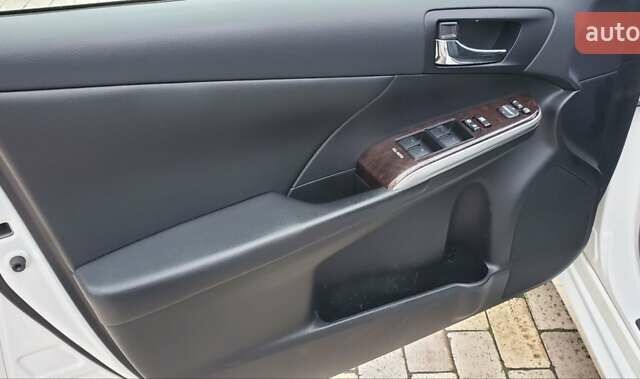 Белый Тойота Камри, объемом двигателя 2.5 л и пробегом 283 тыс. км за 15800 $, фото 11 на Automoto.ua