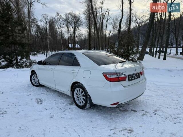 Белый Тойота Камри, объемом двигателя 2.49 л и пробегом 197 тыс. км за 17777 $, фото 65 на Automoto.ua
