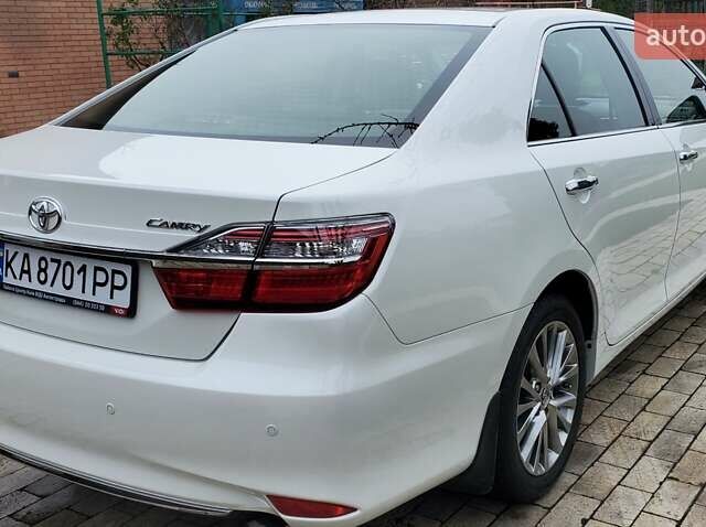 Белый Тойота Камри, объемом двигателя 2.5 л и пробегом 283 тыс. км за 15800 $, фото 5 на Automoto.ua