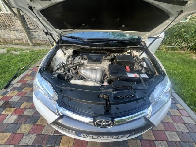 Білий Тойота Камрі, об'ємом двигуна 2.5 л та пробігом 121 тис. км за 12200 $, фото 1 на Automoto.ua