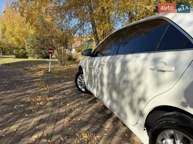 Тойота Камри 2016 в Харькове на Automoto.ua Белый Тойота Камри, объемом двигателя 2.49 л и пробегом 190 тыс. км за 16999 $, фото 37 на Automoto.ua