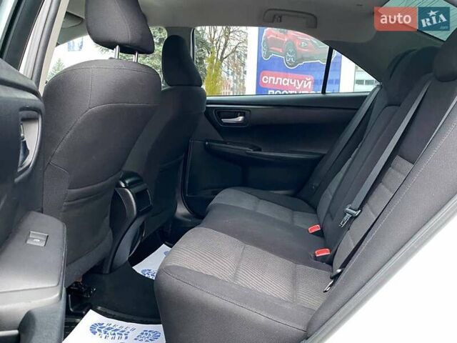 Білий Тойота Камрі, об'ємом двигуна 2.49 л та пробігом 165 тис. км за 13700 $, фото 14 на Automoto.ua