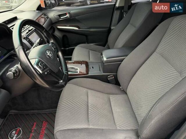 Белый Тойота Камри, объемом двигателя 2.49 л и пробегом 197 тыс. км за 16900 $, фото 12 на Automoto.ua