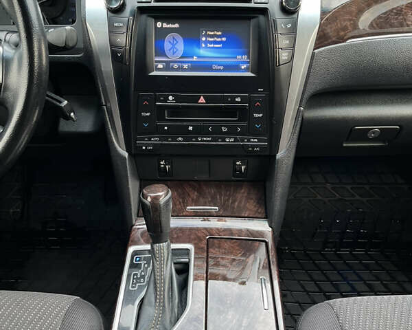 Белый Тойота Камри, объемом двигателя 2.49 л и пробегом 167 тыс. км за 16800 $, фото 12 на Automoto.ua