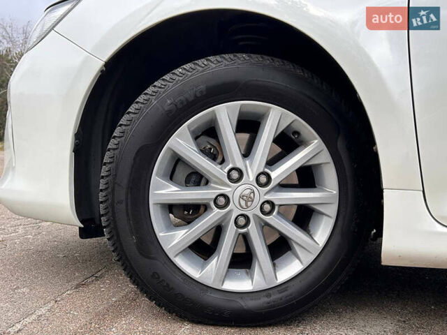 Белый Тойота Камри, объемом двигателя 2.49 л и пробегом 119 тыс. км за 20555 $, фото 64 на Automoto.ua