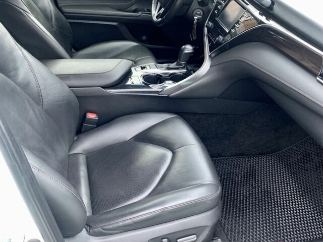 Белый Тойота Камри, объемом двигателя 2.5 л и пробегом 104 тыс. км за 21900 $, фото 8 на Automoto.ua