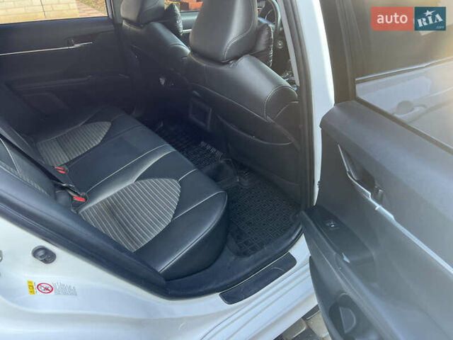 Белый Тойота Камри, объемом двигателя 2.49 л и пробегом 286 тыс. км за 17800 $, фото 16 на Automoto.ua