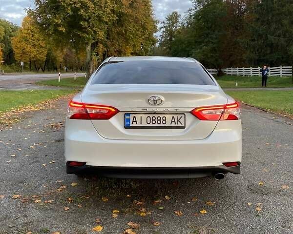Белый Тойота Камри, объемом двигателя 2.49 л и пробегом 150 тыс. км за 21000 $, фото 5 на Automoto.ua