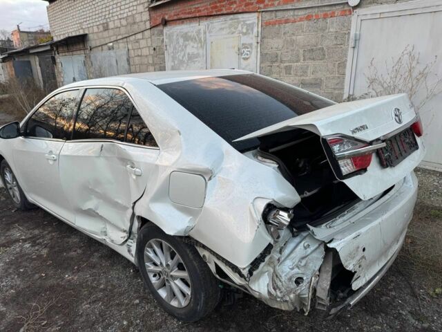 Білий Тойота Камрі, об'ємом двигуна 0 л та пробігом 169 тис. км за 11000 $, фото 3 на Automoto.ua