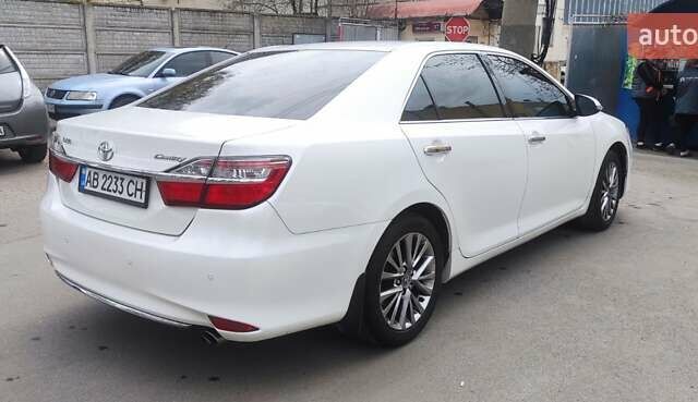 Білий Тойота Камрі, об'ємом двигуна 2.5 л та пробігом 194 тис. км за 19900 $, фото 1 на Automoto.ua