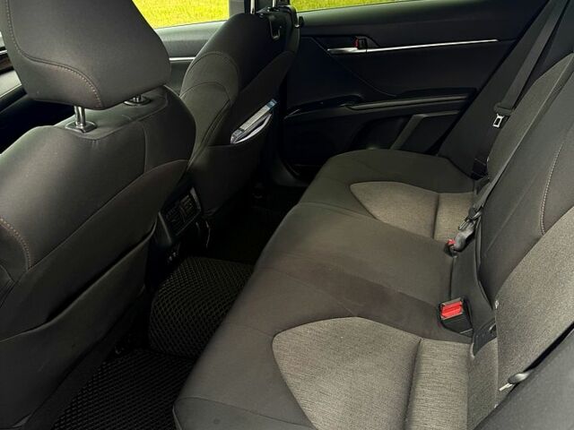 Белый Тойота Камри, объемом двигателя 2.5 л и пробегом 205 тыс. км за 20000 $, фото 5 на Automoto.ua