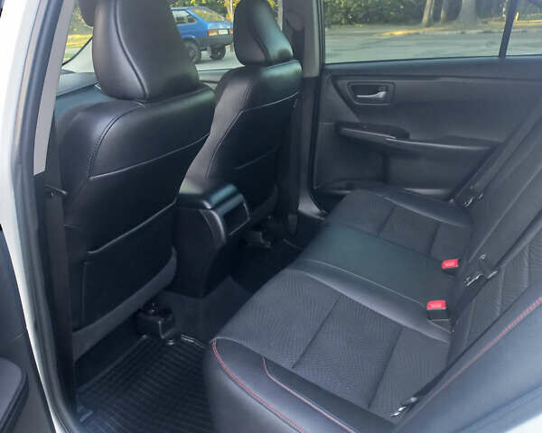 Білий Тойота Камрі, об'ємом двигуна 2.5 л та пробігом 93 тис. км за 16850 $, фото 7 на Automoto.ua