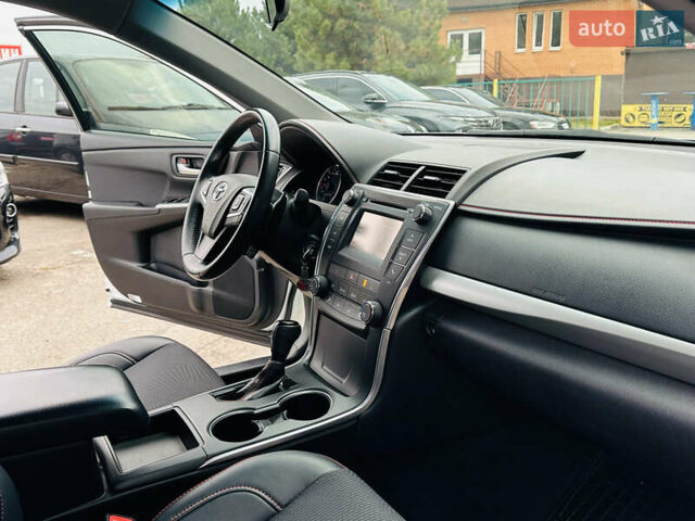 Белый Тойота Камри, объемом двигателя 2.5 л и пробегом 93 тыс. км за 16499 $, фото 32 на Automoto.ua