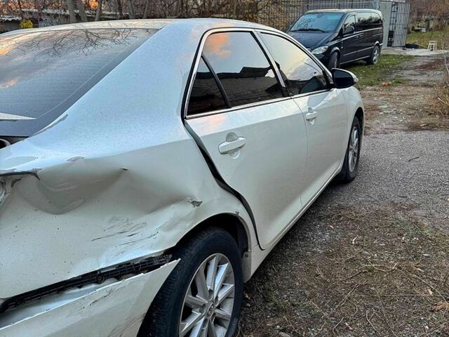 Білий Тойота Камрі, об'ємом двигуна 2.5 л та пробігом 169 тис. км за 11000 $, фото 4 на Automoto.ua