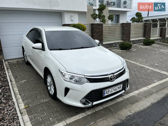 Белый Тойота Камри, объемом двигателя 2.49 л и пробегом 167 тыс. км за 16800 $, фото 5 на Automoto.ua