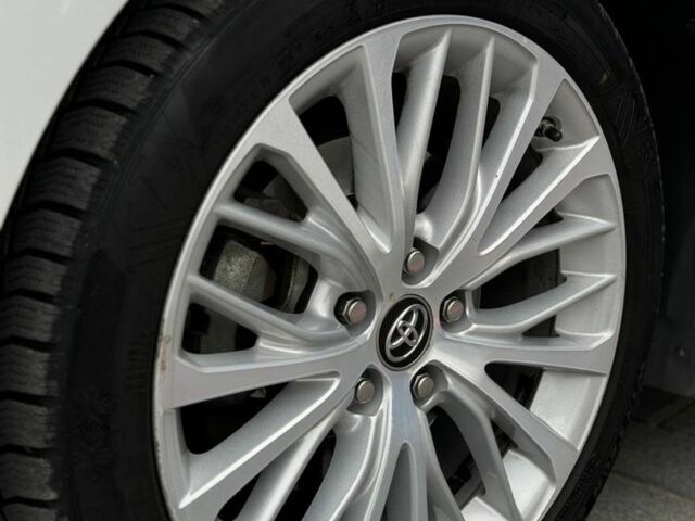 Белый Тойота Камри, объемом двигателя 2.5 л и пробегом 159 тыс. км за 17800 $, фото 5 на Automoto.ua