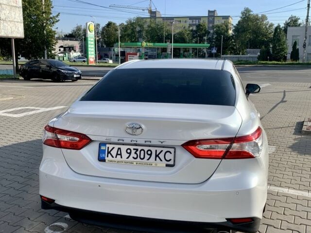 Белый Тойота Камри, объемом двигателя 2.5 л и пробегом 104 тыс. км за 21900 $, фото 3 на Automoto.ua