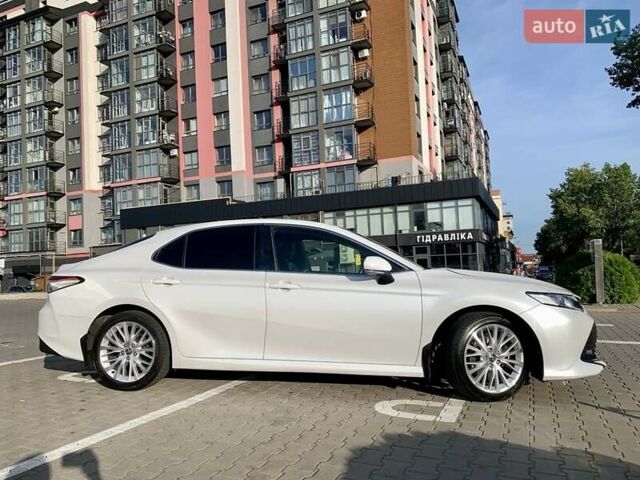Белый Тойота Камри, объемом двигателя 2.5 л и пробегом 104 тыс. км за 21900 $, фото 3 на Automoto.ua