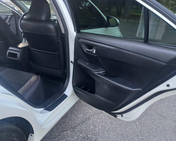 Білий Тойота Камрі, об'ємом двигуна 2.5 л та пробігом 93 тис. км за 16850 $, фото 10 на Automoto.ua