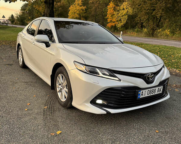 Білий Тойота Камрі, об'ємом двигуна 2.49 л та пробігом 150 тис. км за 21999 $, фото 1 на Automoto.ua