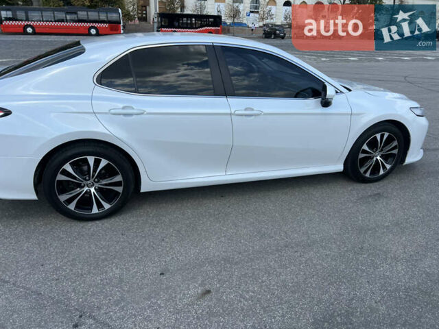 Білий Тойота Камрі, об'ємом двигуна 2.49 л та пробігом 139 тис. км за 21000 $, фото 5 на Automoto.ua