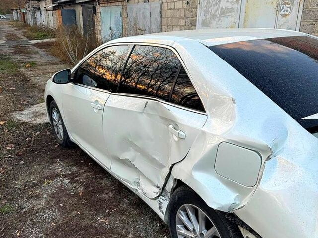 Білий Тойота Камрі, об'ємом двигуна 2.5 л та пробігом 169 тис. км за 11000 $, фото 5 на Automoto.ua