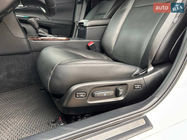 Белый Тойота Камри, объемом двигателя 2.49 л и пробегом 119 тыс. км за 20555 $, фото 28 на Automoto.ua