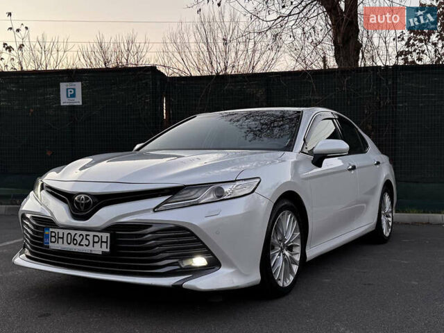Белый Тойота Камри, объемом двигателя 2.49 л и пробегом 162 тыс. км за 22400 $, фото 10 на Automoto.ua