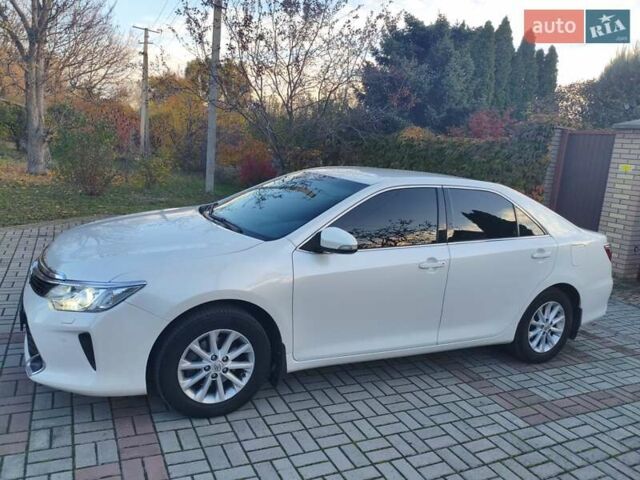 Белый Тойота Камри, объемом двигателя 2.49 л и пробегом 169 тыс. км за 16500 $, фото 6 на Automoto.ua