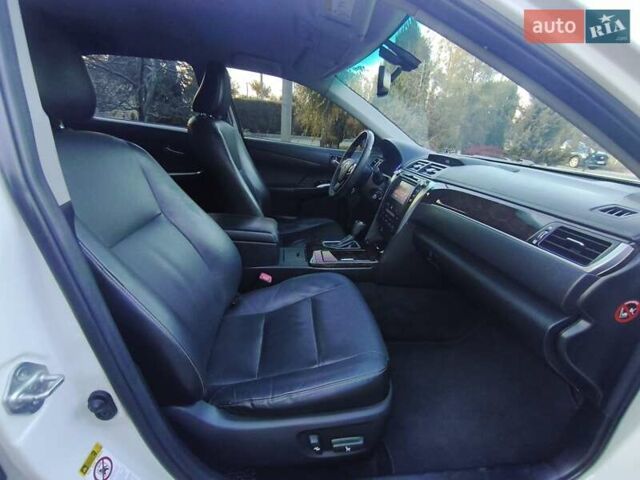 Белый Тойота Камри, объемом двигателя 2.49 л и пробегом 169 тыс. км за 16500 $, фото 14 на Automoto.ua