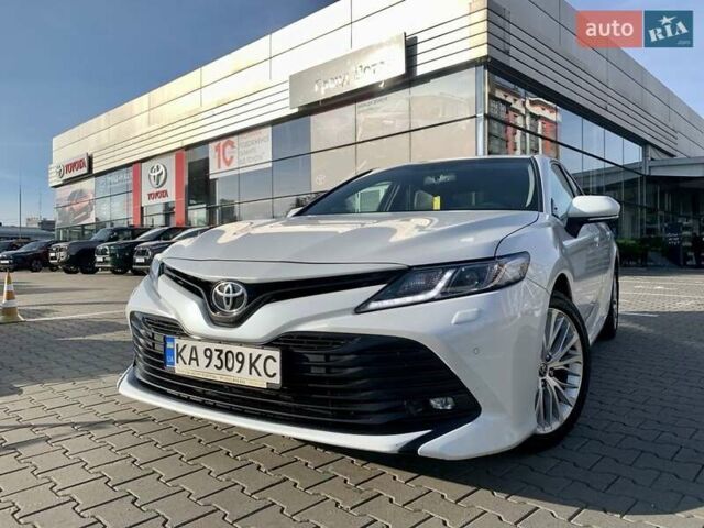 Белый Тойота Камри, объемом двигателя 2.5 л и пробегом 104 тыс. км за 21900 $, фото 11 на Automoto.ua