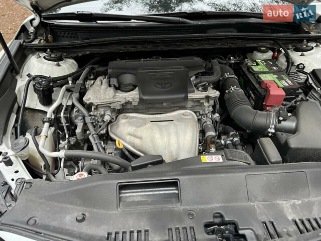 Белый Тойота Камри, объемом двигателя 2.49 л и пробегом 152 тыс. км за 21000 $, фото 7 на Automoto.ua