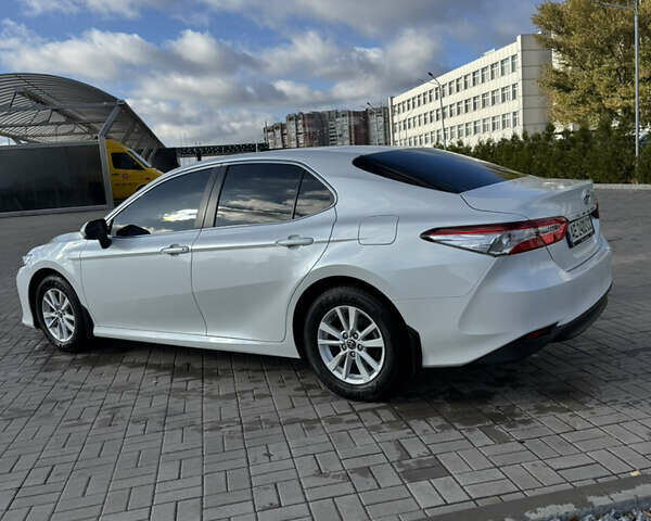 Белый Тойота Камри, объемом двигателя 2.49 л и пробегом 122 тыс. км за 21400 $, фото 4 на Automoto.ua