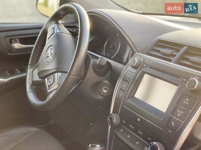 Белый Тойота Камри, объемом двигателя 2.4 л и пробегом 105 тыс. км за 17000 $, фото 5 на Automoto.ua