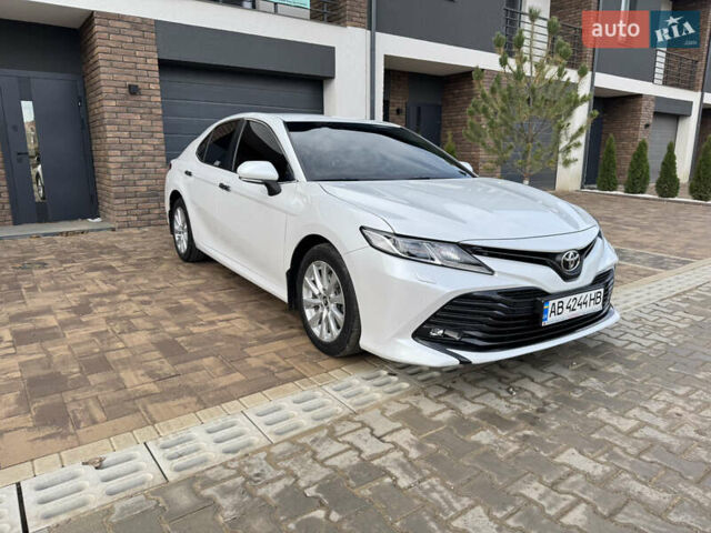 Тойота Камри 2017 в Черновцах на Automoto.ua Белый Тойота Камри, объемом двигателя 2.49 л и пробегом 80 тыс. км за 22900 $, фото 1 на Automoto.ua