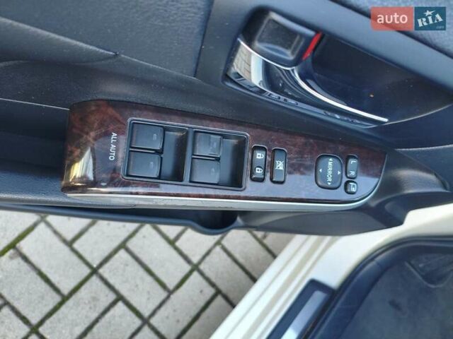 Белый Тойота Камри, объемом двигателя 2.49 л и пробегом 169 тыс. км за 16500 $, фото 22 на Automoto.ua