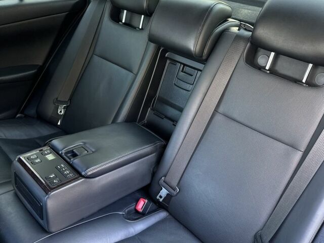 Белый Тойота Камри, объемом двигателя 2.5 л и пробегом 180 тыс. км за 16800 $, фото 7 на Automoto.ua