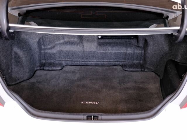 Білий Тойота Камрі, об'ємом двигуна 2.5 л та пробігом 118 тис. км за 14900 $, фото 8 на Automoto.ua