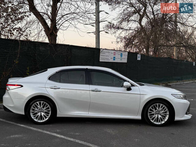 Белый Тойота Камри, объемом двигателя 2.49 л и пробегом 162 тыс. км за 22400 $, фото 12 на Automoto.ua