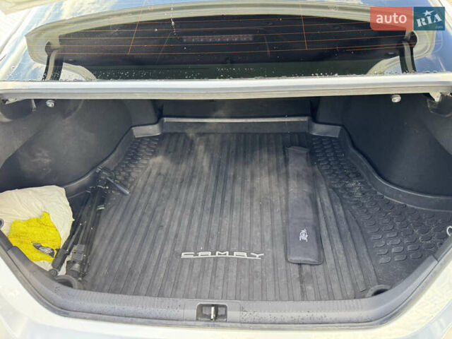 Белый Тойота Камри, объемом двигателя 2.49 л и пробегом 122 тыс. км за 21400 $, фото 10 на Automoto.ua