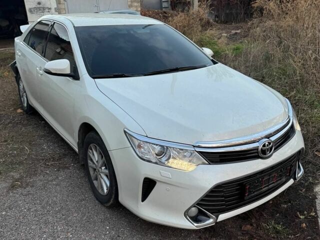 Білий Тойота Камрі, об'ємом двигуна 0 л та пробігом 169 тис. км за 11000 $, фото 2 на Automoto.ua