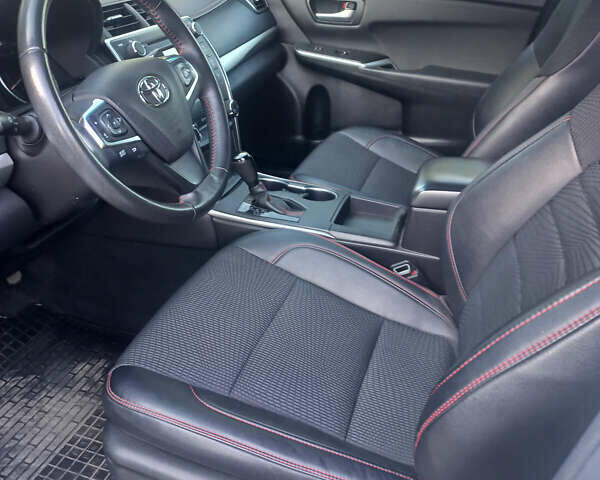 Білий Тойота Камрі, об'ємом двигуна 2.5 л та пробігом 93 тис. км за 16850 $, фото 5 на Automoto.ua