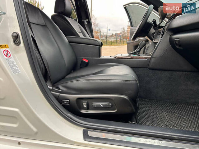 Белый Тойота Камри, объемом двигателя 2.49 л и пробегом 119 тыс. км за 20555 $, фото 7 на Automoto.ua