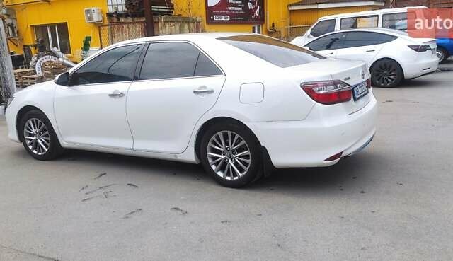 Білий Тойота Камрі, об'ємом двигуна 2.5 л та пробігом 194 тис. км за 19900 $, фото 4 на Automoto.ua